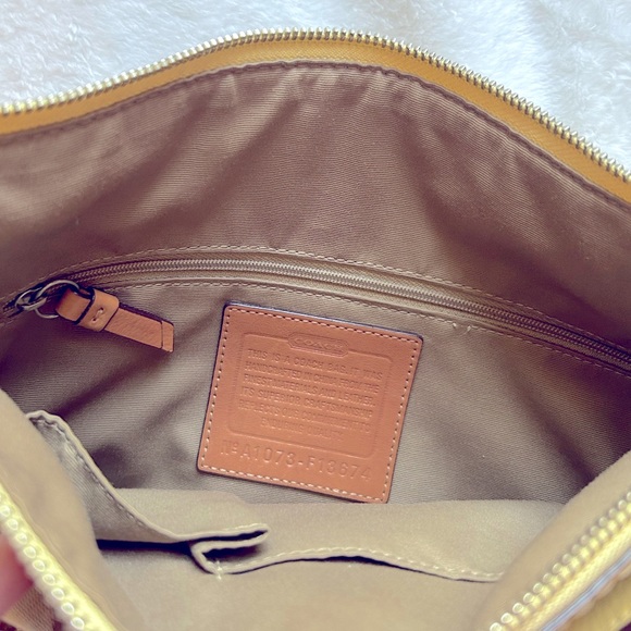 GUC Coach F13674 signature stripe canvas shoulder bag in khaki & yellow π€π - Picture 6 of 11